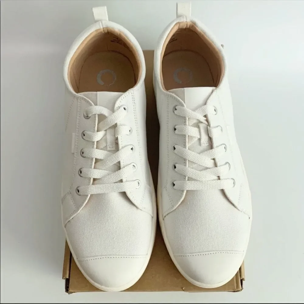 Journee Meesh Sneakers